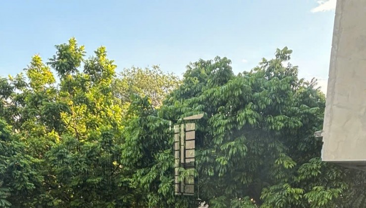 Cho thuê 3 tầng trong nhà 5 tầng mặt phố Trịnh Đình Cửu.(cầu thang riêng biệt.ko liên quan)